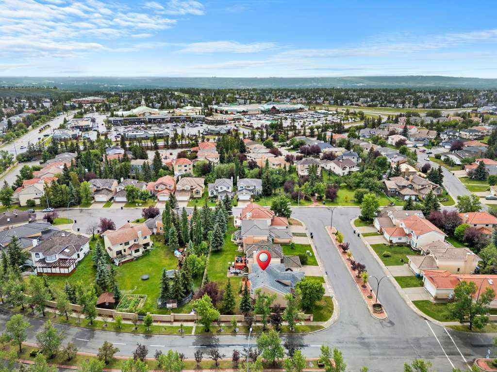 MLS® A2240460 - 4 Hampshire Circle NW in Hamptons Calgary, Residential