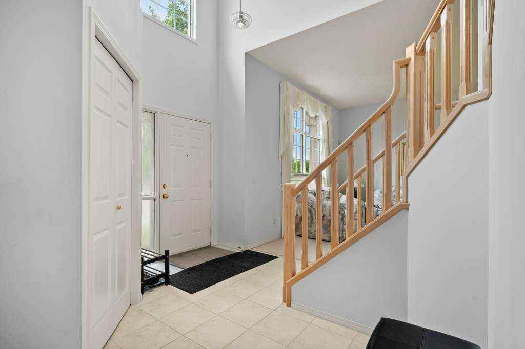 MLS® A2240460 - 4 Hampshire Circle NW in Hamptons Calgary, Residential