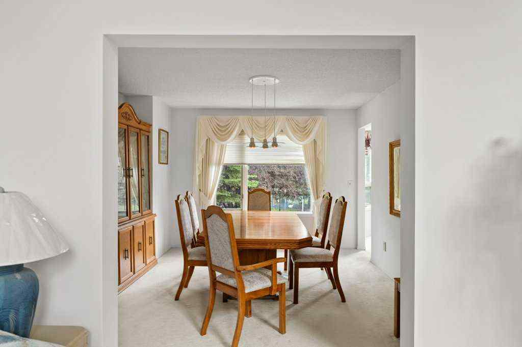 MLS® A2240460 - 4 Hampshire Circle NW in Hamptons Calgary, Residential