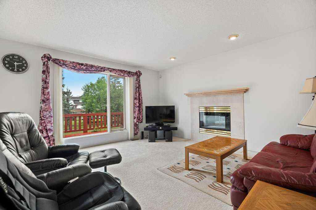 MLS® A2240460 - 4 Hampshire Circle NW in Hamptons Calgary, Residential