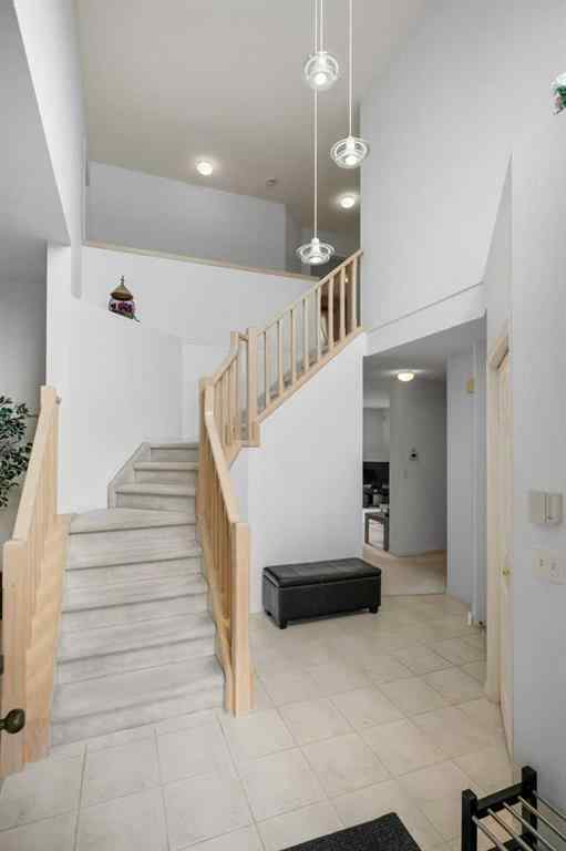 MLS® A2240460 - 4 Hampshire Circle NW in Hamptons Calgary, Residential