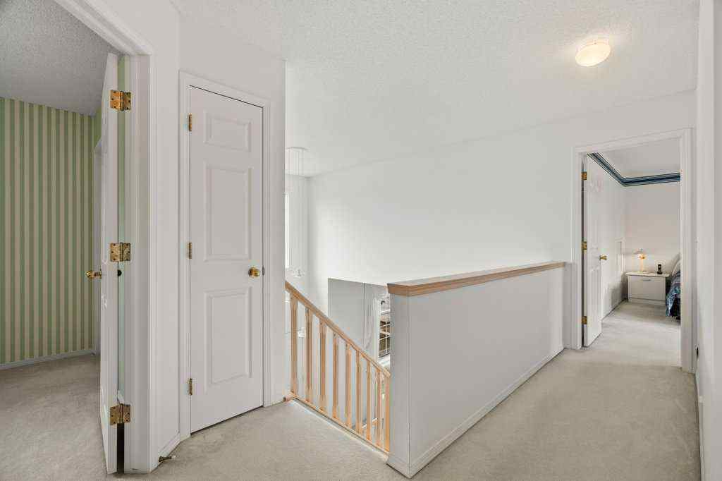 MLS® A2240460 - 4 Hampshire Circle NW in Hamptons Calgary, Residential