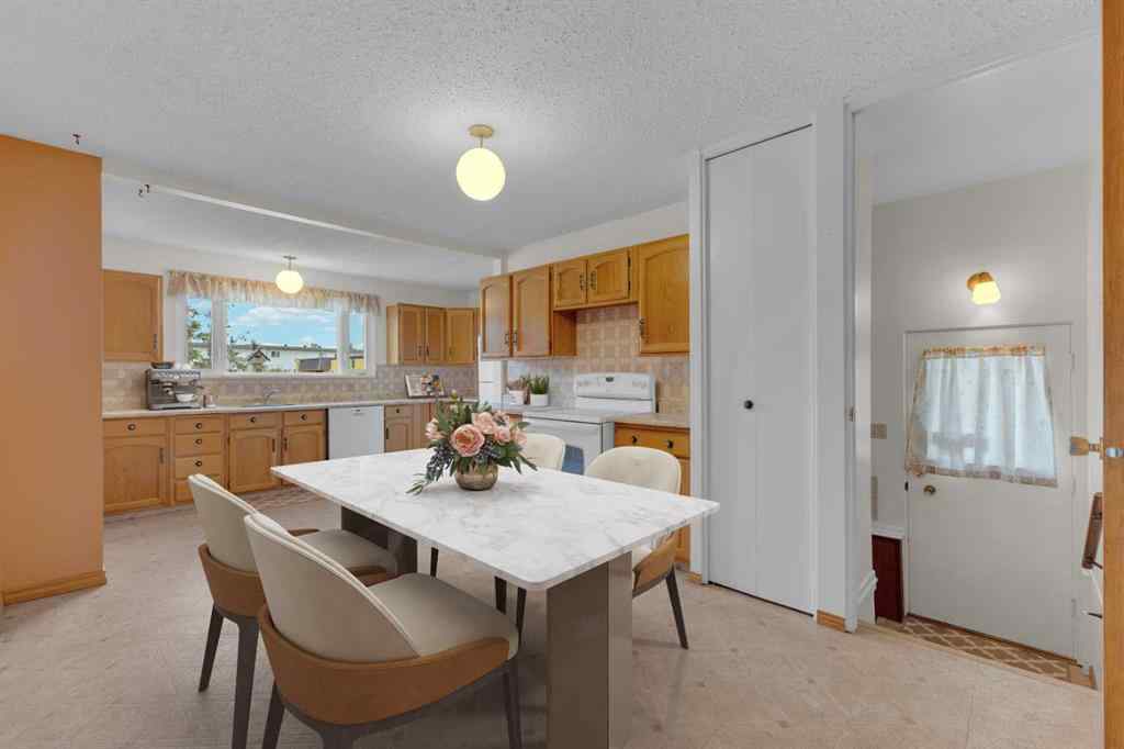 MLS® A2240468 - 6 Fir Street  in Fairview Red Deer, Residential