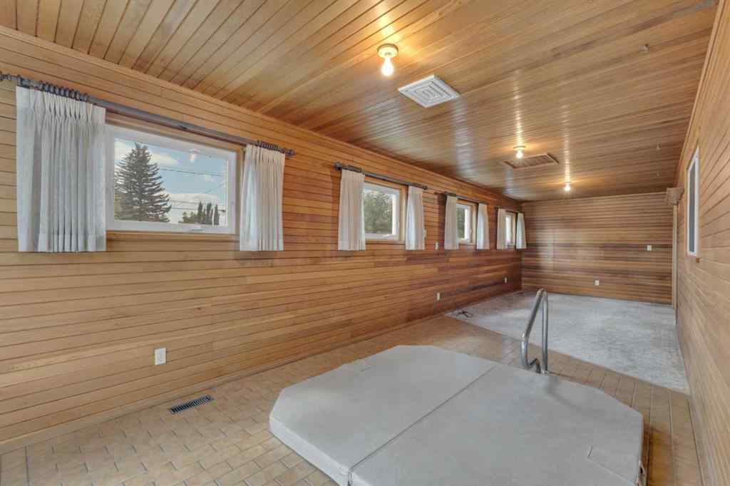 MLS® A2240468 - 6 Fir Street  in Fairview Red Deer, Residential