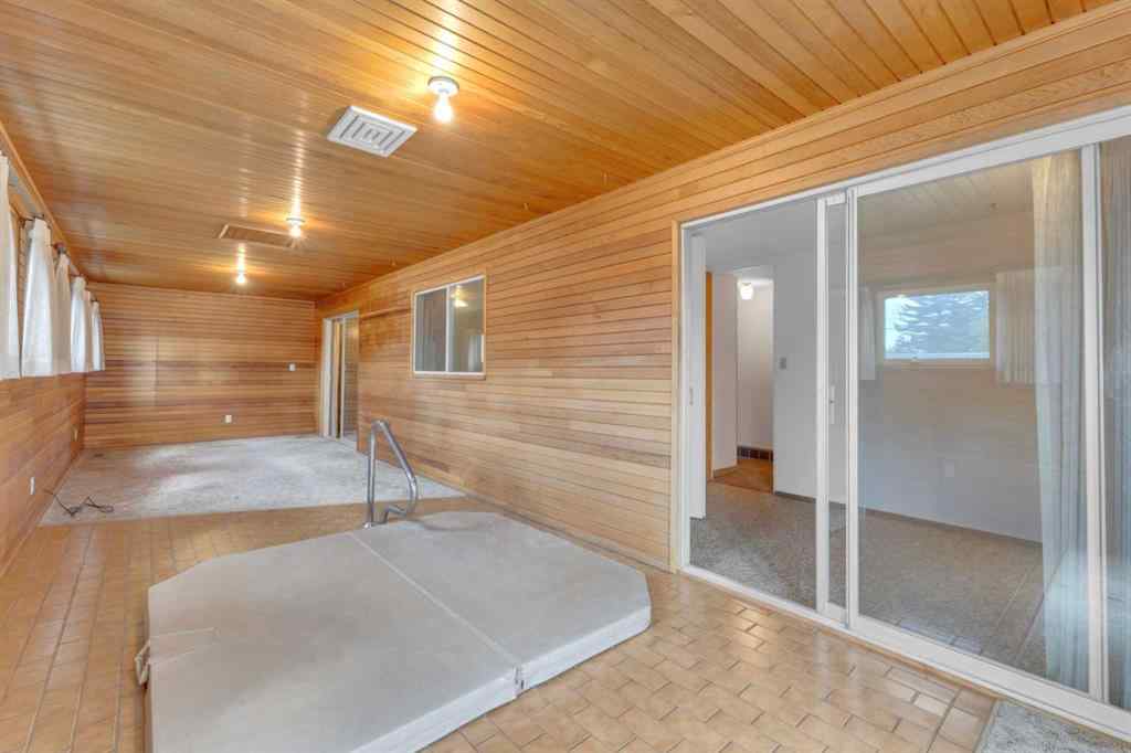 MLS® A2240468 - 6 Fir Street  in Fairview Red Deer, Residential