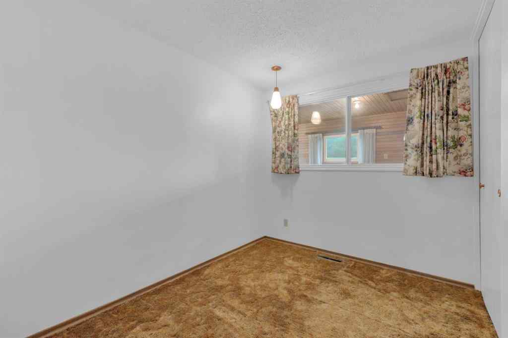 MLS® A2240468 - 6 Fir Street  in Fairview Red Deer, Residential