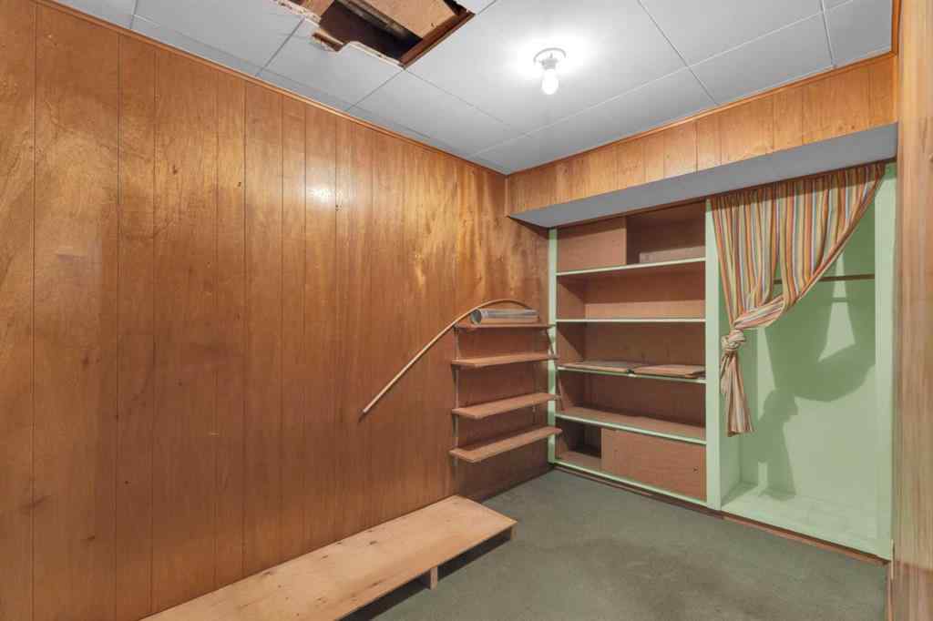 MLS® A2240468 - 6 Fir Street  in Fairview Red Deer, Residential