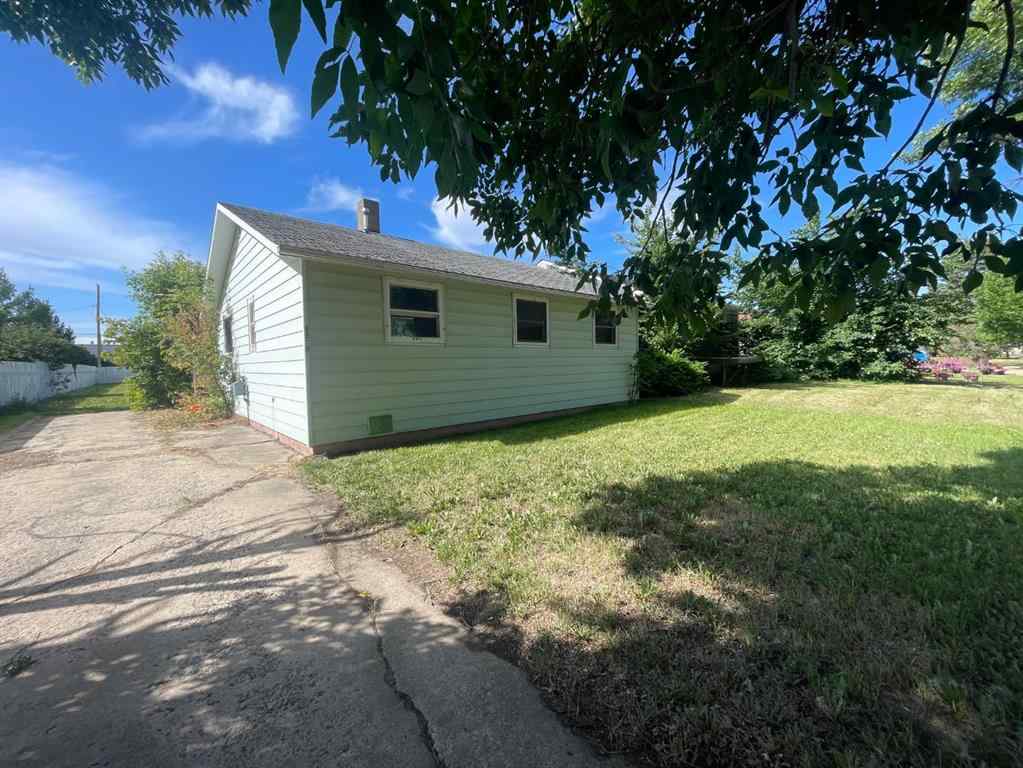 MLS® A2240511 - 4829 56th Avenue   in NONE High Prairie, Residential