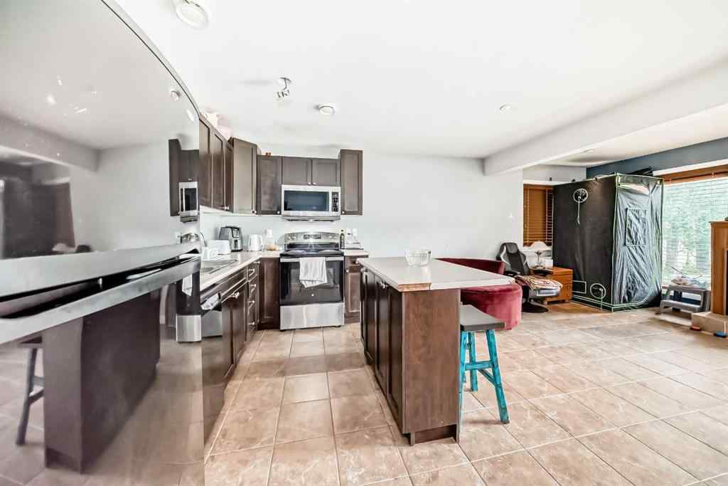 MLS® A2240520 - 4827 56 Avenue  in Madison Park Innisfail, Residential