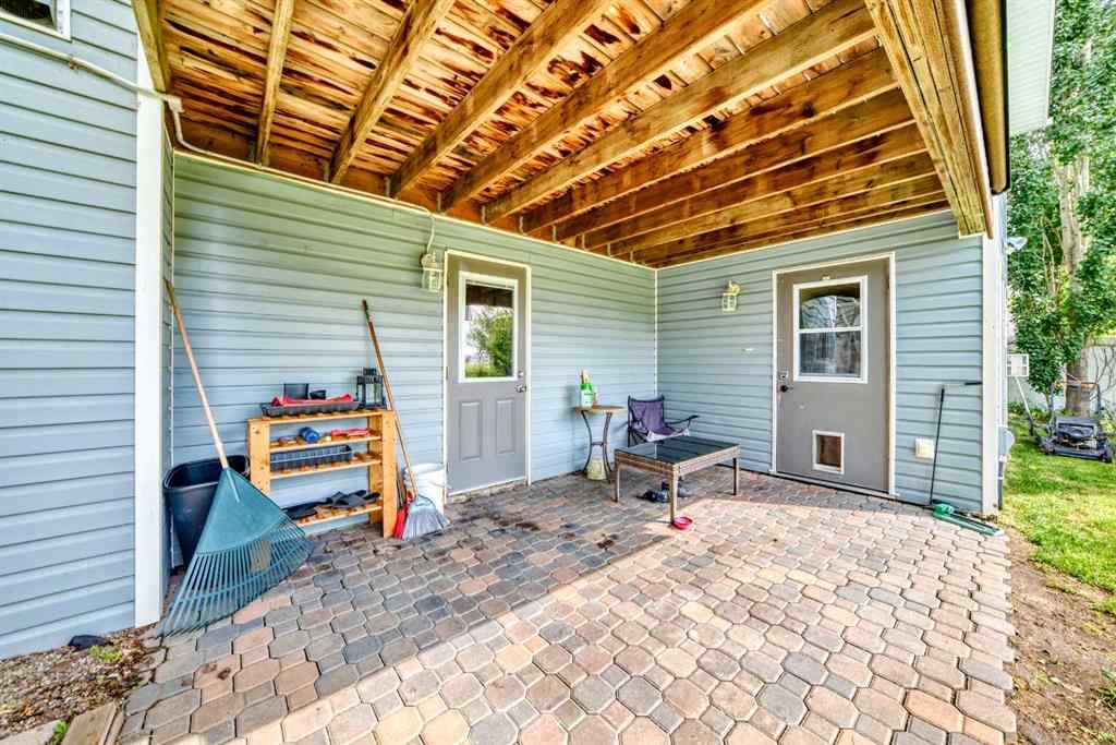 MLS® A2240520 - 4827 56 Avenue  in Madison Park Innisfail, Residential