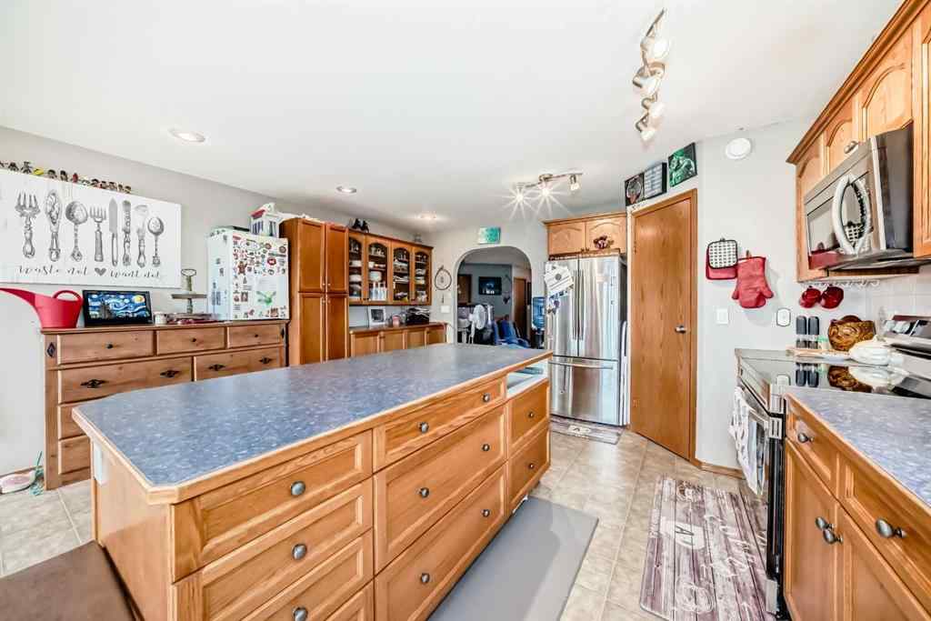 MLS® A2240520 - 4827 56 Avenue  in Madison Park Innisfail, Residential