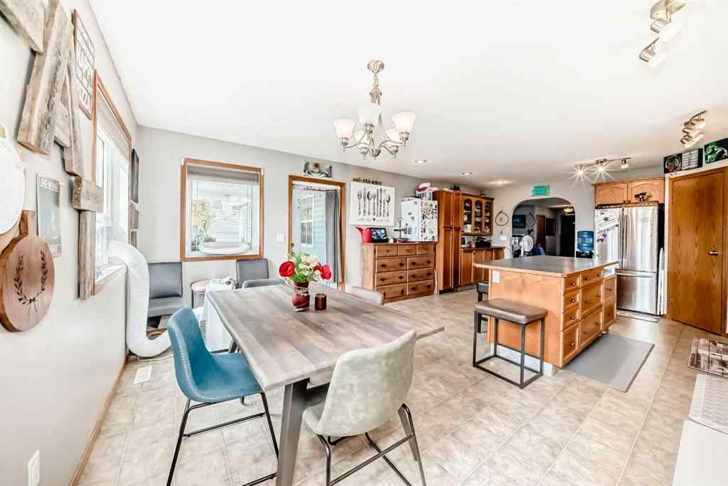 MLS® A2240520 - 4827 56 Avenue  in Madison Park Innisfail, Residential