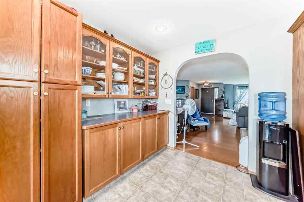 MLS® A2240520 - 4827 56 Avenue  in Madison Park Innisfail, Residential
