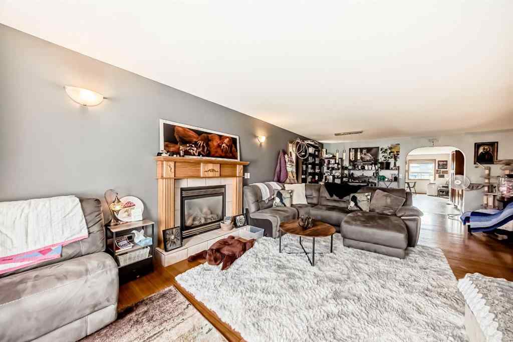 MLS® A2240520 - 4827 56 Avenue  in Madison Park Innisfail, Residential