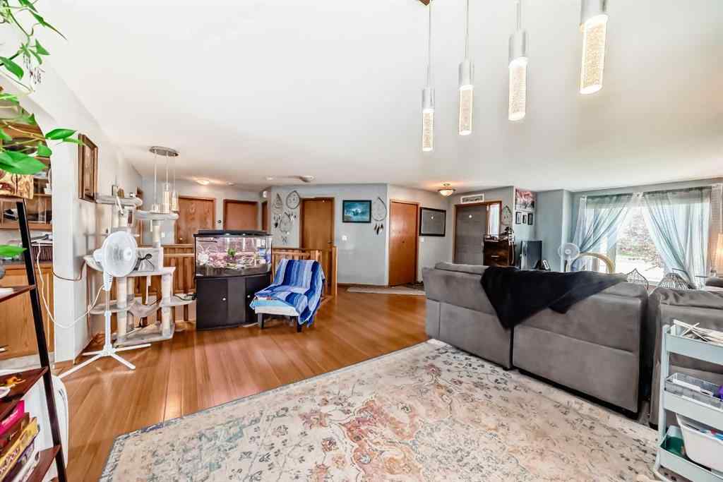 MLS® A2240520 - 4827 56 Avenue  in Madison Park Innisfail, Residential