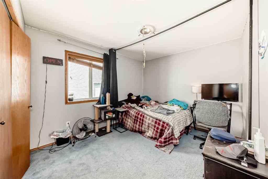 MLS® A2240520 - 4827 56 Avenue  in Madison Park Innisfail, Residential