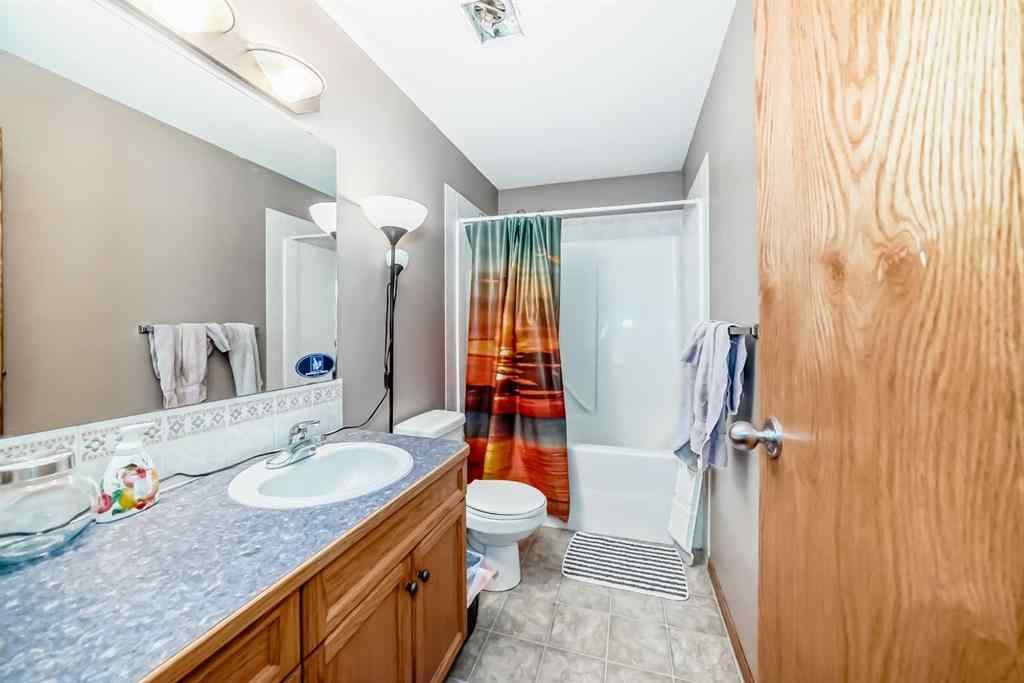 MLS® A2240520 - 4827 56 Avenue  in Madison Park Innisfail, Residential