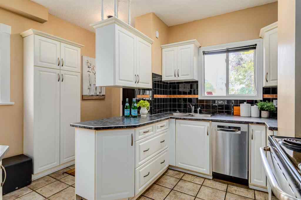 MLS® A2240553 - 2109 2 Street SW in Mission Calgary, Residential