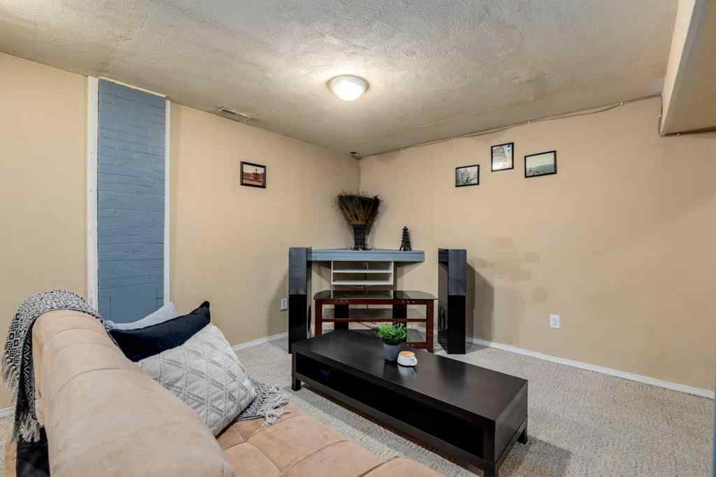 MLS® A2240553 - 2109 2 Street SW in Mission Calgary, Residential