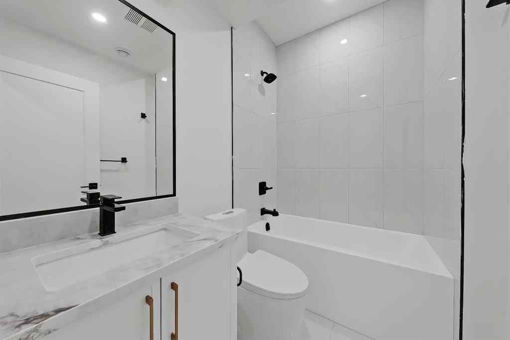 MLS® A2240573 - 2720 5 Avenue NW in West Hillhurst Calgary, Residential