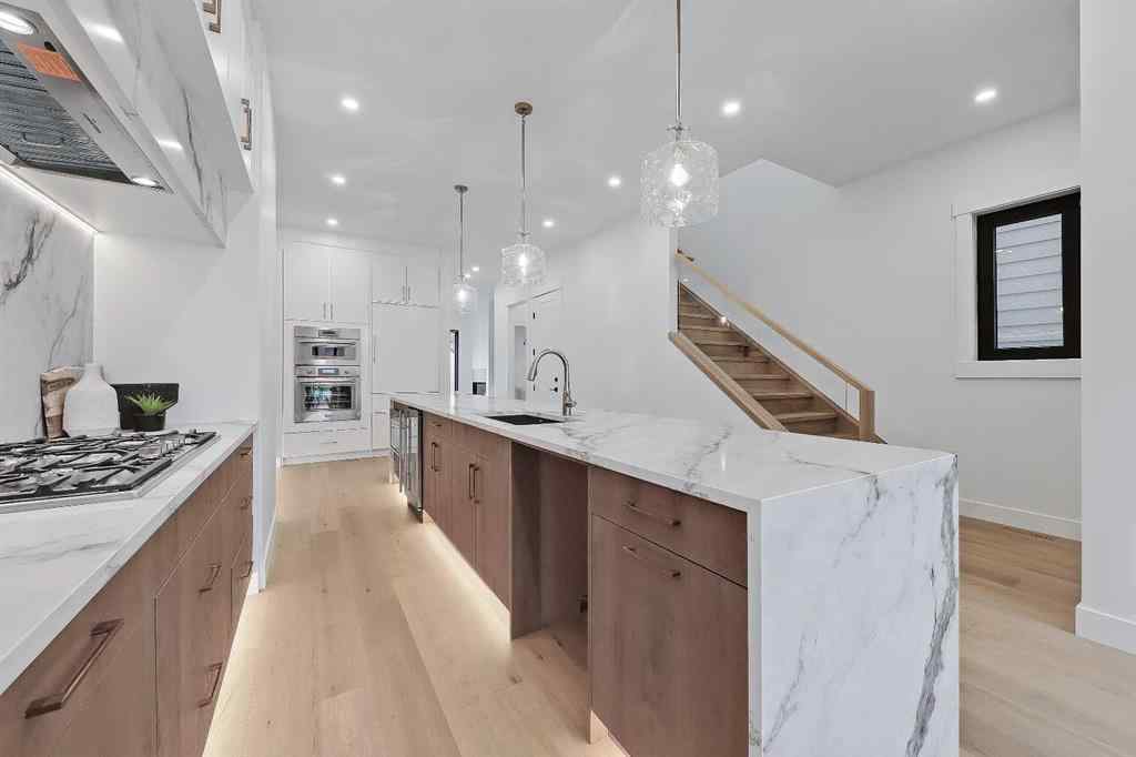 MLS® A2240573 - 2720 5 Avenue NW in West Hillhurst Calgary, Residential