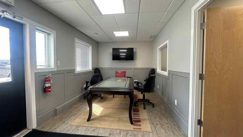 MLS® A2240575 - Unit #20 545 W T Hill Boulevard S in Wt Hill Business Park Lethbridge, Commercial