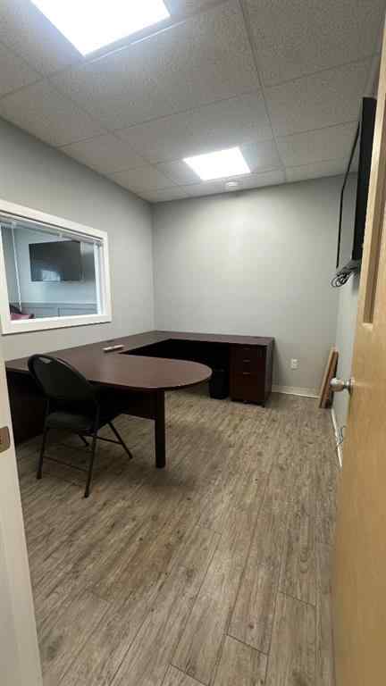 MLS® A2240575 - Unit #20 545 W T Hill Boulevard S in Wt Hill Business Park Lethbridge, Commercial