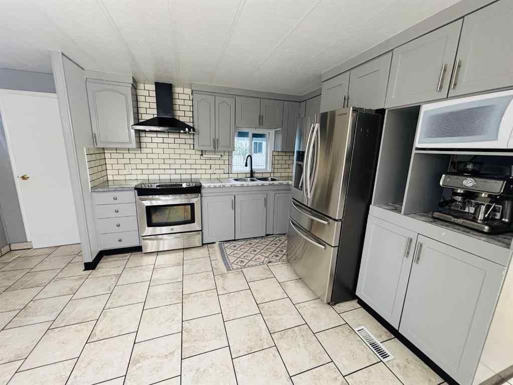 MLS® A2240585 - 421 Margaret Avenue  in NONE Duchess, Residential