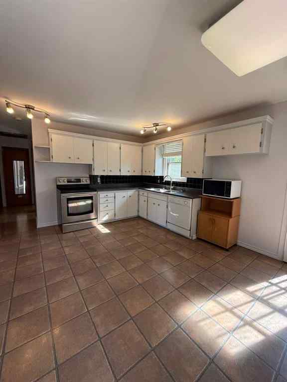 MLS® A2240600 - 5533 47 Street  in NONE High Prairie, Residential