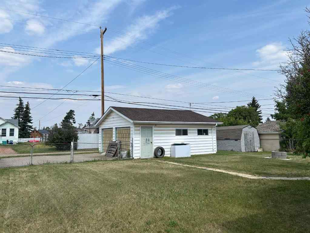 MLS® A2240602 - 4912 49 Street  in Hardisty Hardisty, Residential