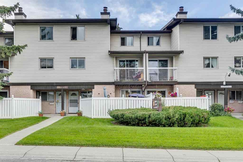 MLS® A2240635 - Unit #5 3705 Fonda Way SE in Forest Heights Calgary, Residential