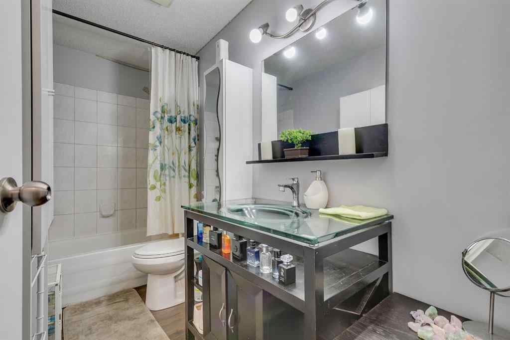 MLS® A2240635 - Unit #5 3705 Fonda Way SE in Forest Heights Calgary, Residential