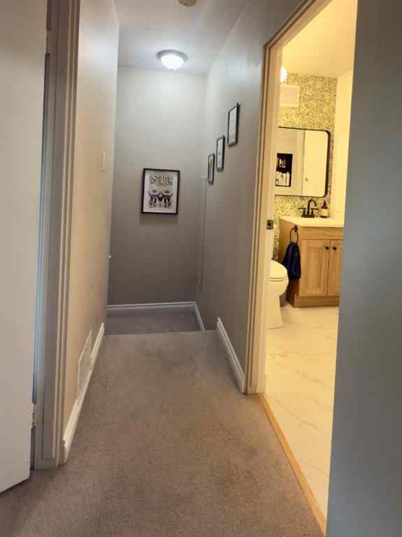 MLS® A2240642 - 552 Regal Park NE in Renfrew Calgary, Residential
