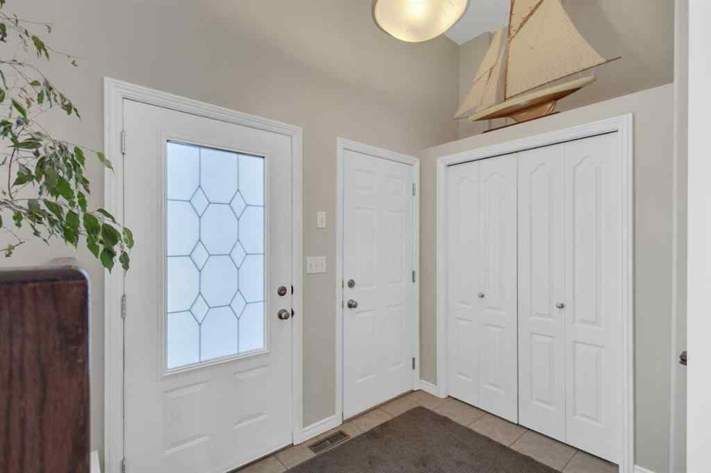 MLS® A2240651 - 5617 Park Street  in Panorama Estates Blackfalds, Residential