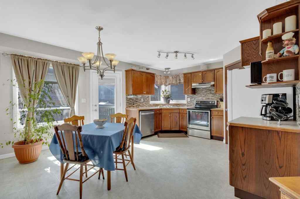 MLS® A2240651 - 5617 Park Street  in Panorama Estates Blackfalds, Residential