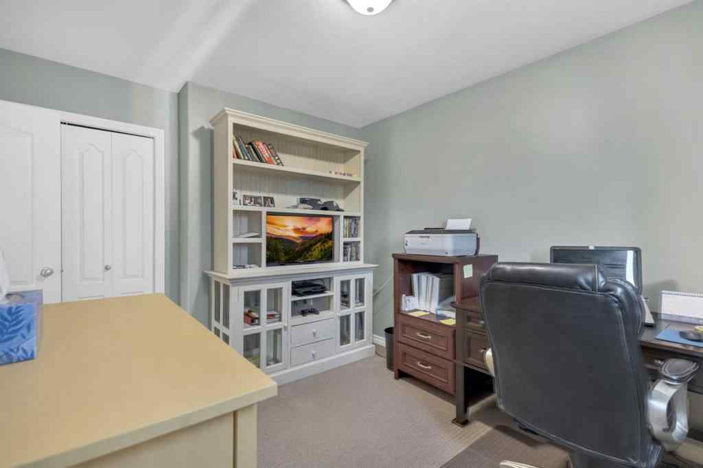 MLS® A2240651 - 5617 Park Street  in Panorama Estates Blackfalds, Residential