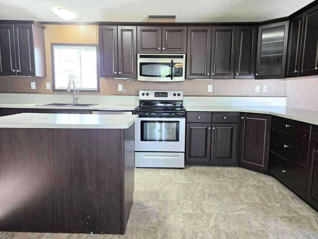MLS® A2240656 - Unit #55 404 6 Avenue NW in NONE Slave Lake, Mobile