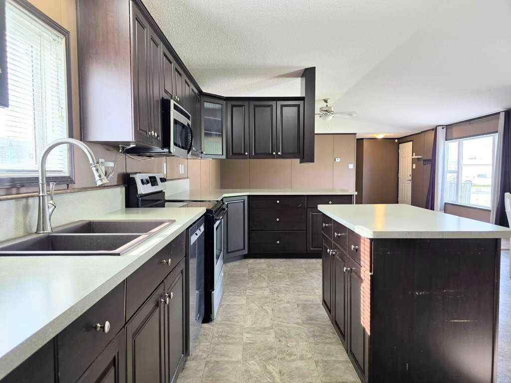 MLS® A2240656 - Unit #55 404 6 Avenue NW in NONE Slave Lake, Mobile