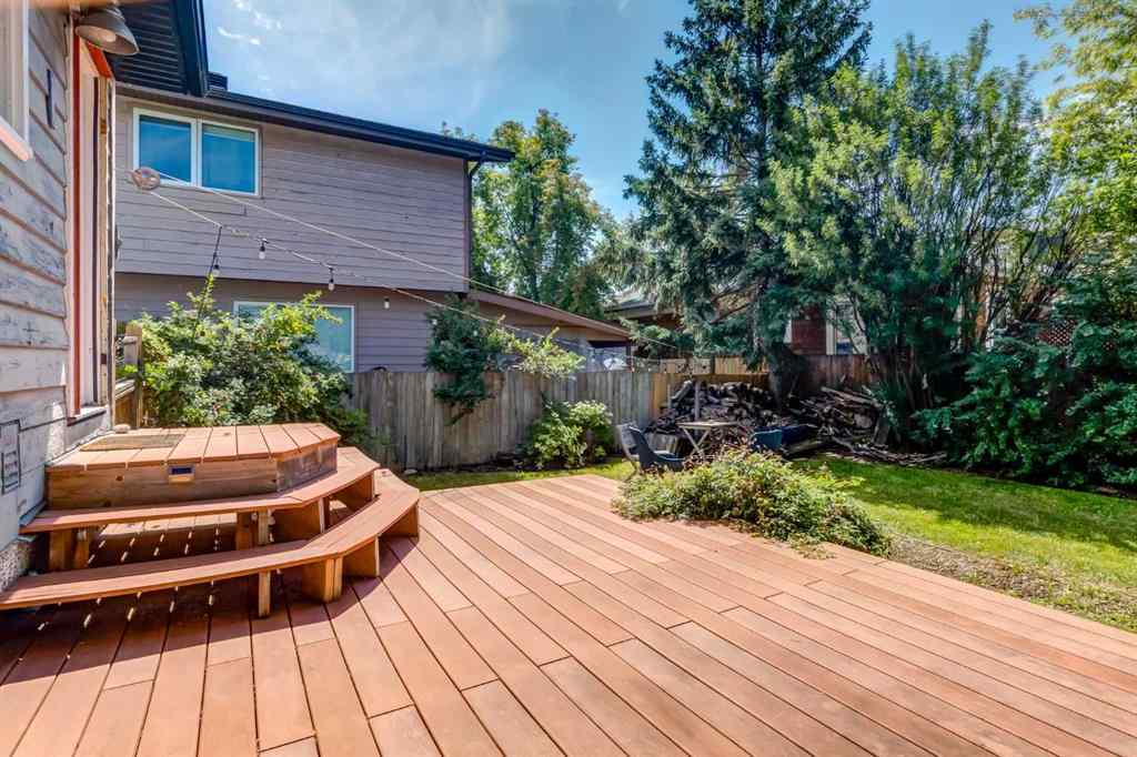 MLS® A2240710 - 6707 Bow Crescent NW in Bowness Calgary, Residential