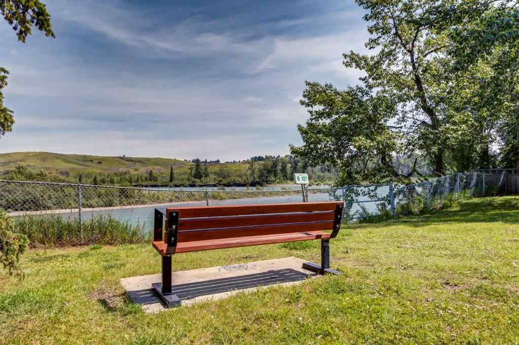 MLS® A2240710 - 6707 Bow Crescent NW in Bowness Calgary, Residential