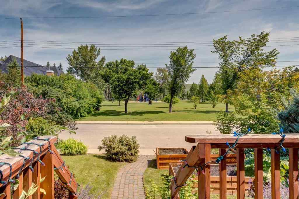MLS® A2240710 - 6707 Bow Crescent NW in Bowness Calgary, Residential