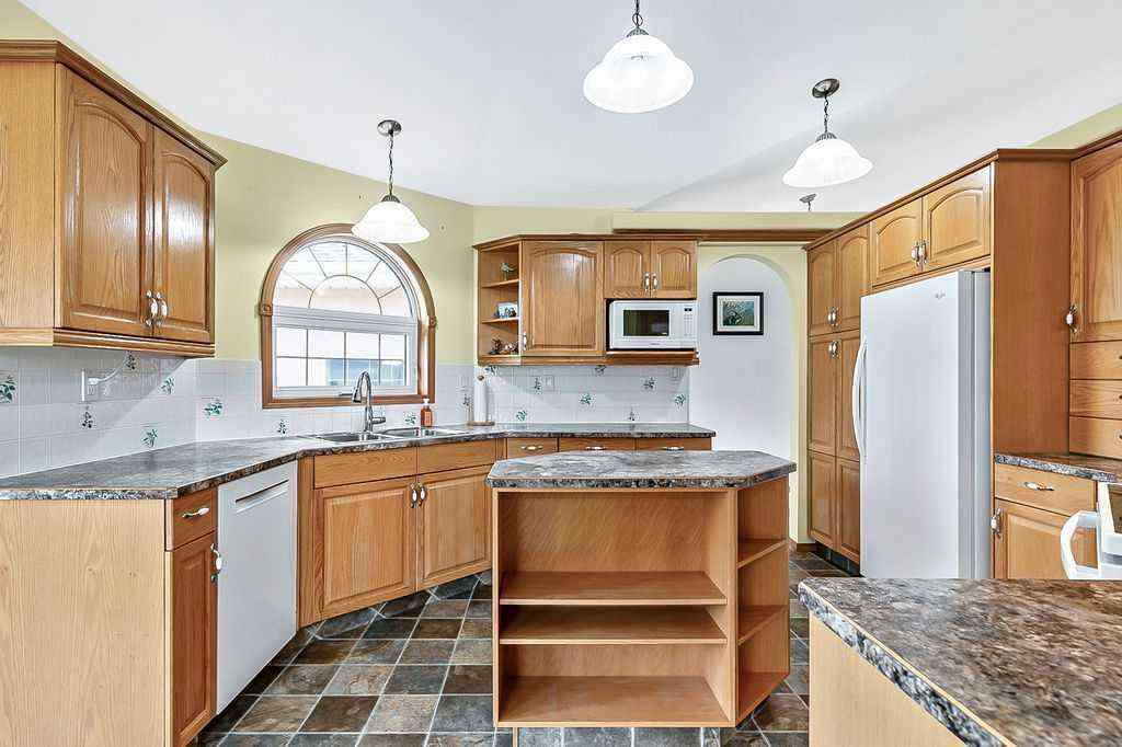 MLS® A2240765 - 5410 2A Street W in NONE Claresholm, Residential