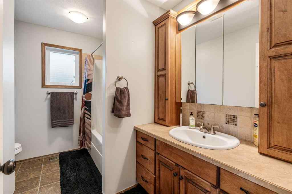 MLS® A2240769 - 4206 56 Street   in NONE Taber, Residential