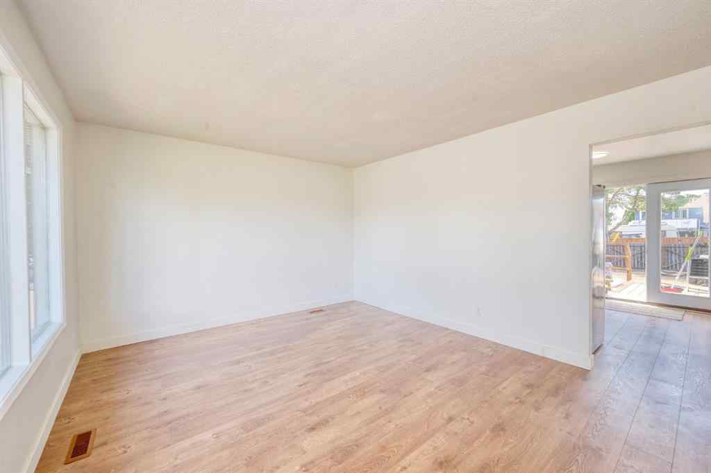 MLS® A2240785 - 1176 Penrith Crescent SE in Penbrooke Meadows Calgary, Residential