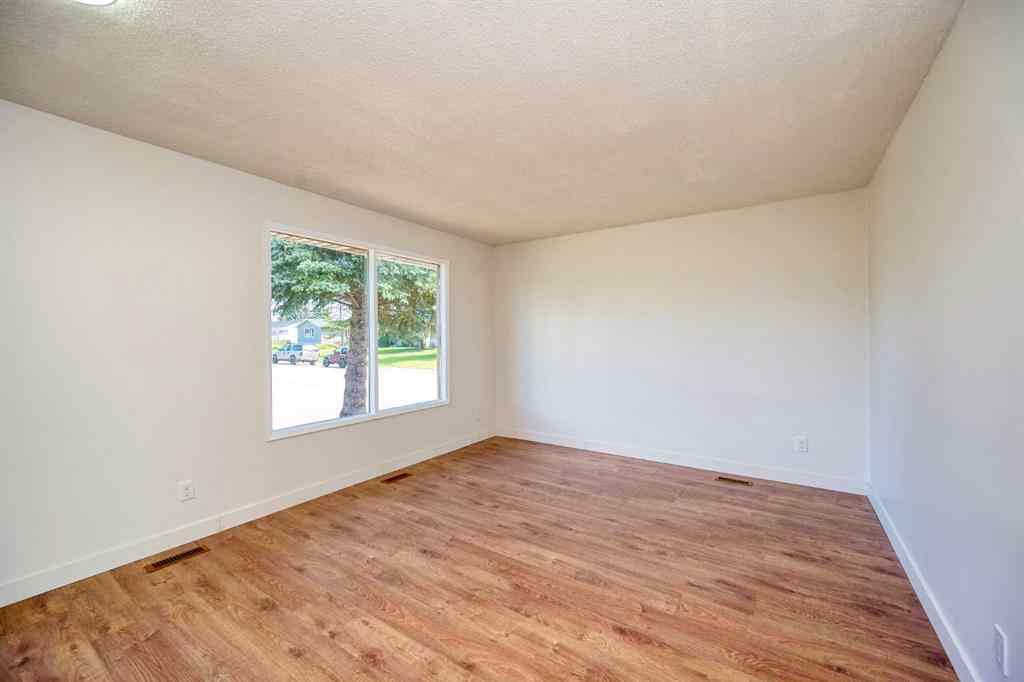 MLS® A2240785 - 1176 Penrith Crescent SE in Penbrooke Meadows Calgary, Residential