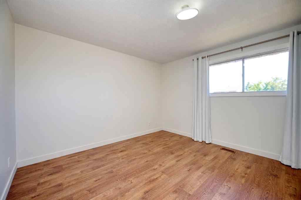 MLS® A2240785 - 1176 Penrith Crescent SE in Penbrooke Meadows Calgary, Residential