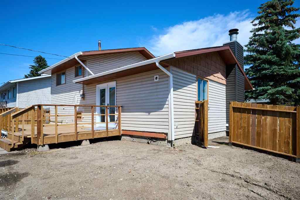 MLS® A2240785 - 1176 Penrith Crescent SE in Penbrooke Meadows Calgary, Residential