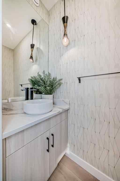 MLS® A2240802 - 3349 Spruce Drive SW in Spruce Cliff Calgary, Residential