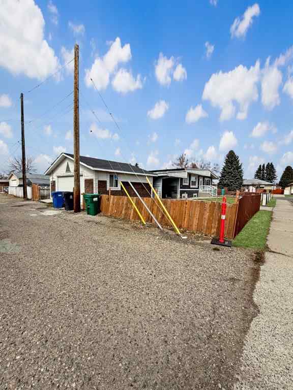 MLS® A2240805 - 601 25 Street N in Majestic Place Lethbridge, Residential