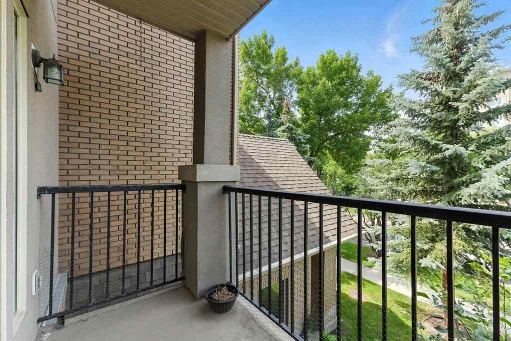 MLS® A2240847 - Unit #209 1422 Centre A Street NE in Crescent Heights Calgary, Residential